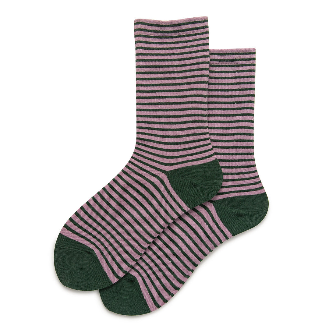 A delicate light purple base is adorned with sumptuous dark green stripes.