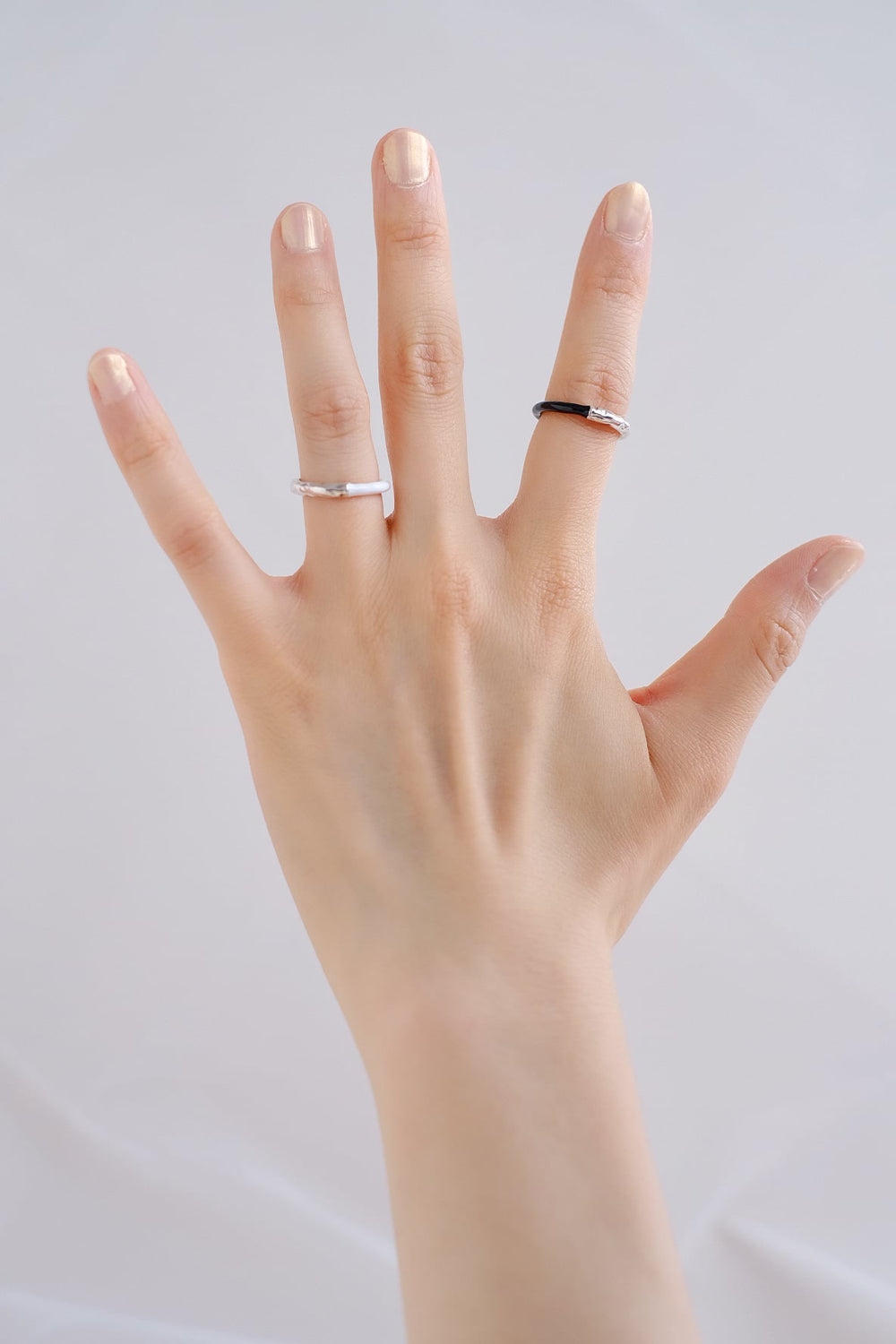 Wear these adjustable rings on different fingers to achieve various looks.