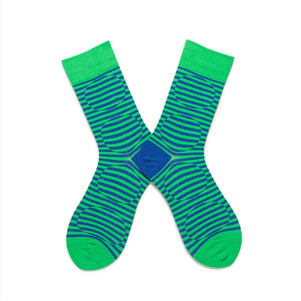 A vibrant display of bold style, these men's socks feature bright green with deep blue stripes, sure to make a statement.