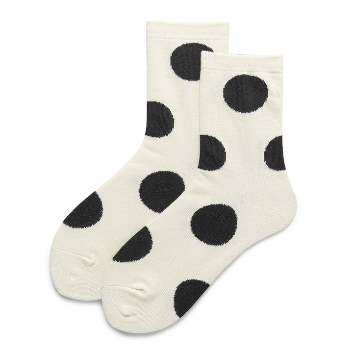 Women’s socks in white with black polka dots